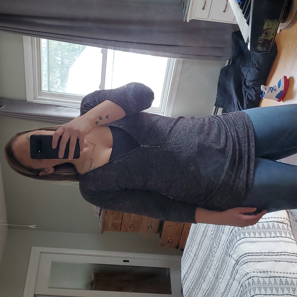 3/4 length shirt with Zipper detail